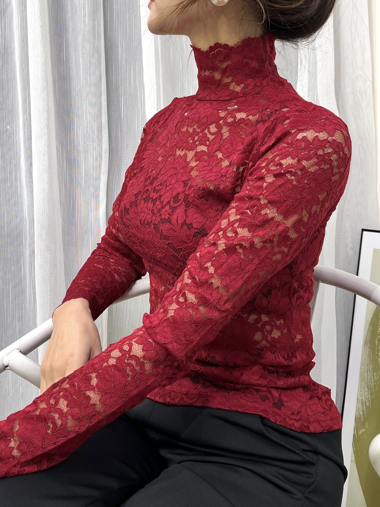 Lace Mock Neck Long Sleeve Slim Fit Top