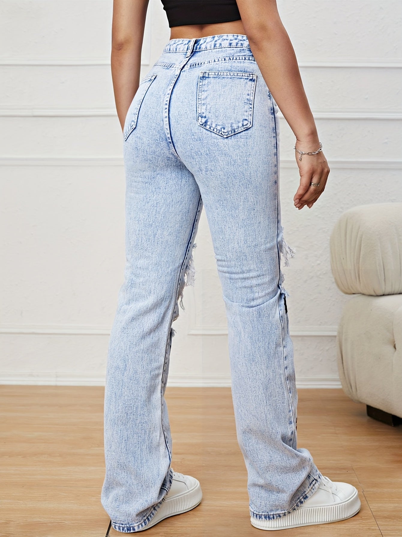 Chic Floral High-Waist Ripped Jeans