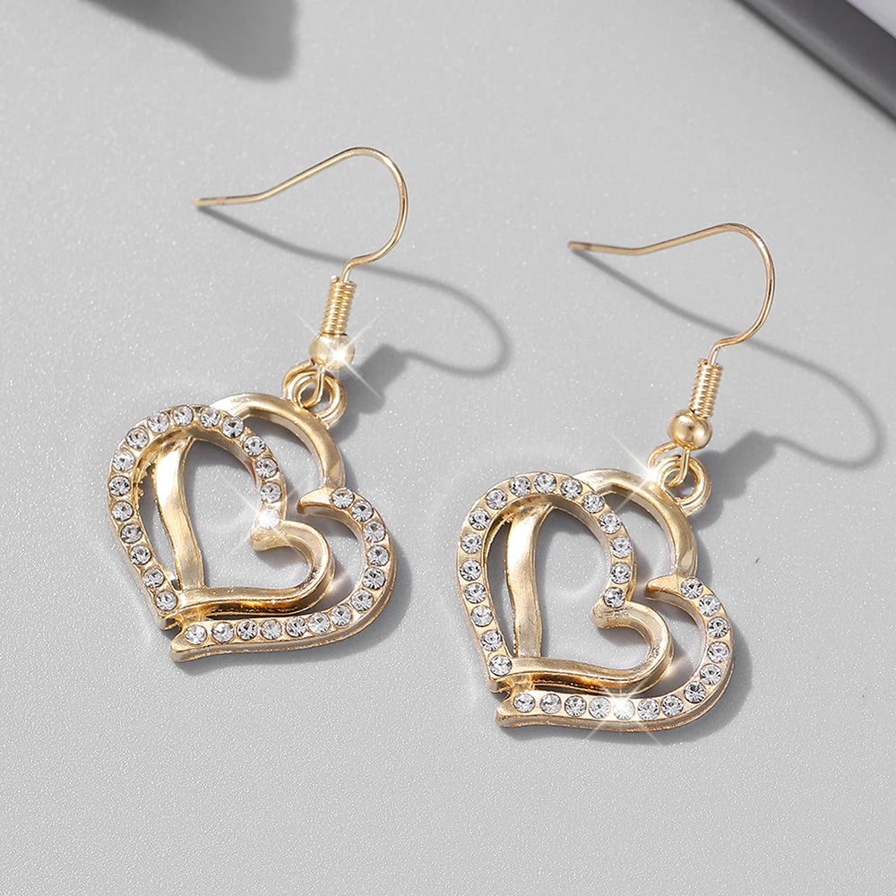1 Pair Of Earrings + 1 Necklace